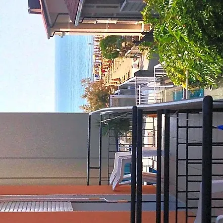 Joli Hotel