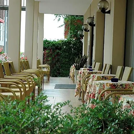 Hotel Joli