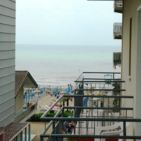 Joli Hotel